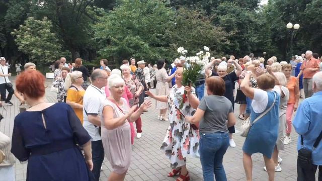 01.07.2023.С днём рождения Татьяну поздравление от коллег ,подруг и друзей.В Гомельском парке. смотреть онлайн