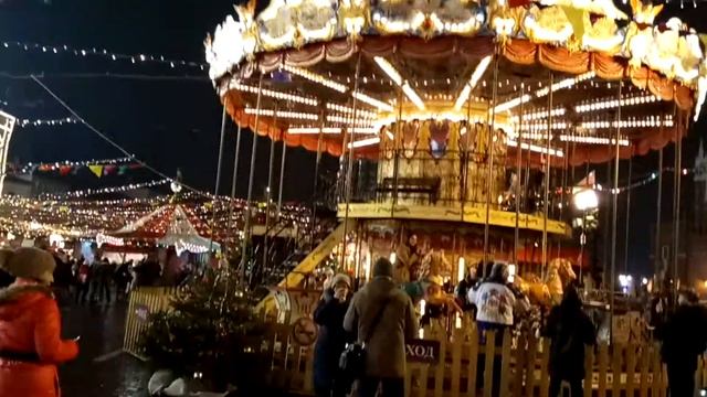 Навогодняя ярмарка у ГУМа. Продолжение смотреть онлайн