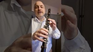 Как перейти с 1 октавы на 2 на Кларнете Урок 1 для начинающих