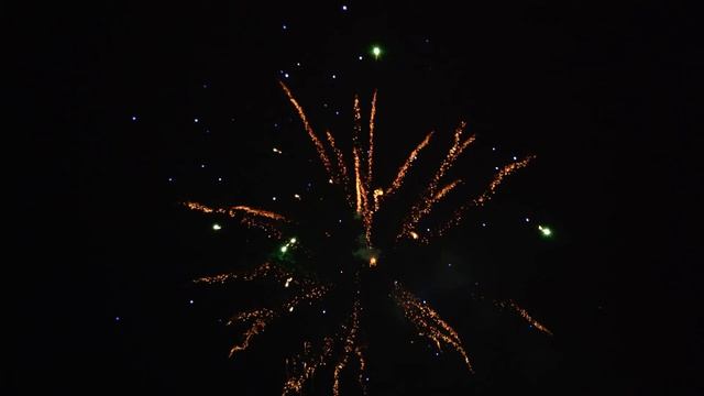 Новогодний салют в Солотче 2020 смотреть онлайн