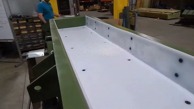 Electromechanical Vibratory Feeder for Sand - Cleveland Vibrator Co. смотреть онлайн