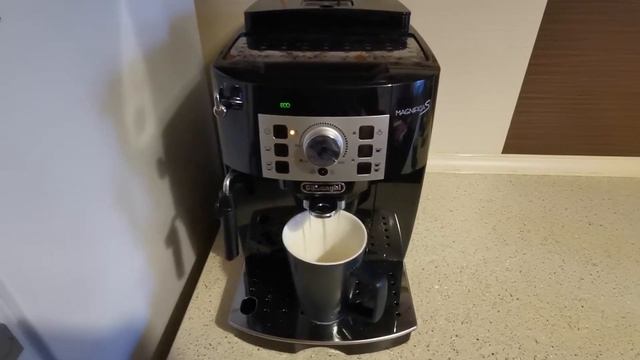 Espressor cafea De'longhi Magnifica S review romana #delonghi #magnifica смотреть онлайн