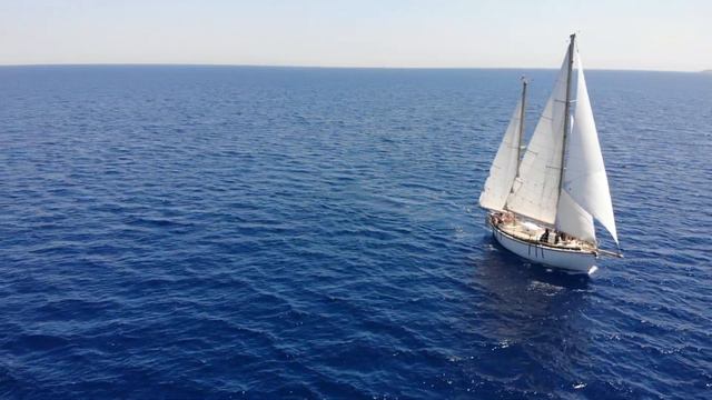 Ostwind Colin Archer Sailing into Hydra (4K) смотреть онлайн