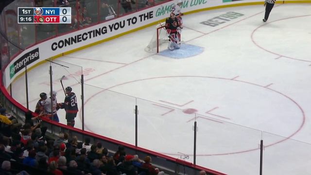 Alexander Romanov's Hit Sends Shane Pinto To The Dressing Room смотреть онлайн