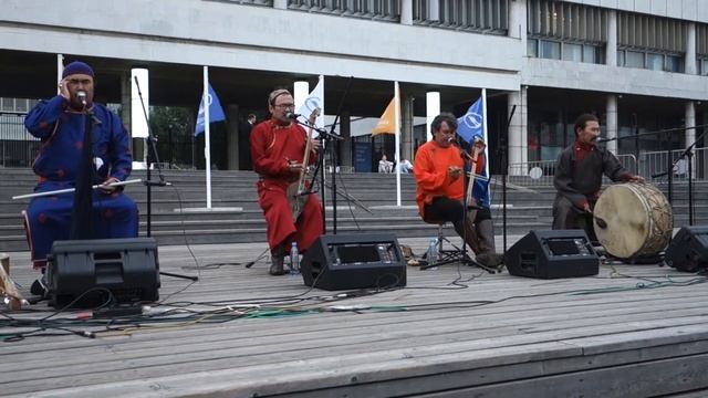 Хуун-Хуур-Ту - Молитва + Эне-Сай @ Музеон 23.07.2018 смотреть онлайн