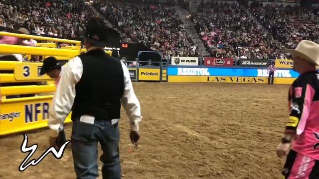 NFR BullRiding 2018 Rides, Wrecks and Saves смотреть онлайн