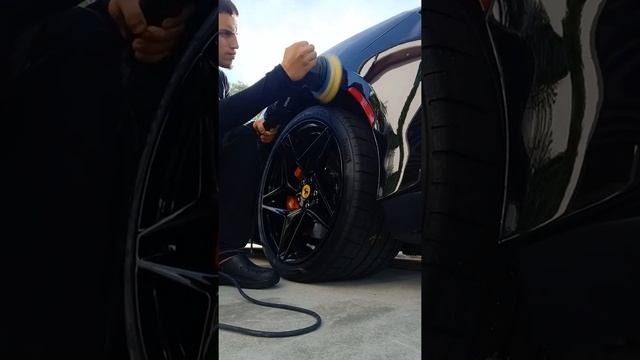 paint correction process on Ferrari spyder after clay bar, prep смотреть онлайн