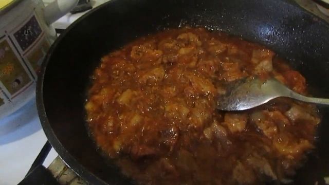 Картофельное пюре + гуляш с подливой. смотреть онлайн