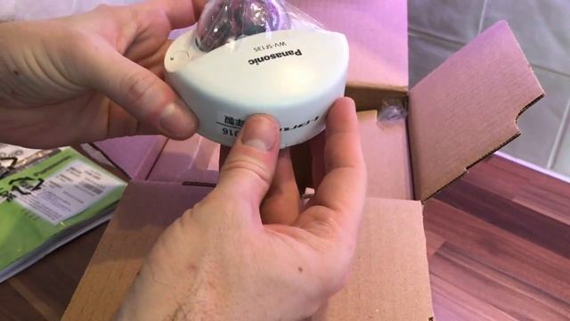 Unboxing / déballage caméra Panasonic WV-SF135 смотреть онлайн