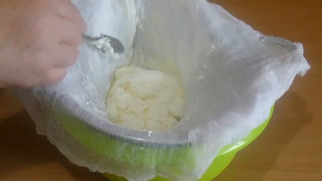 ТВОРОГ ИЗ МАГАЗИННОГО МОЛОКА / САМЫЙ ПРОСТОЙ РЕЦЕПТ смотреть онлайн