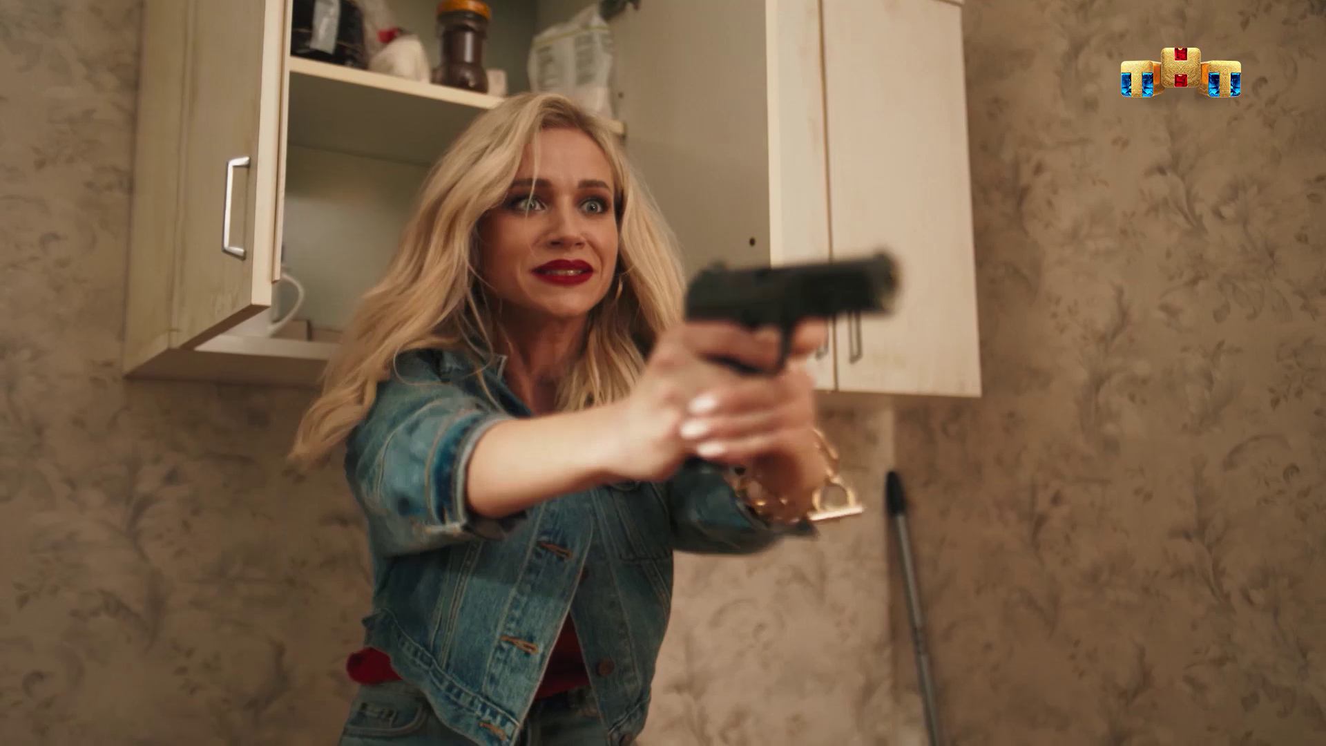 Девушки с Макаровым: Неожиданный спецприём смотреть онлайн