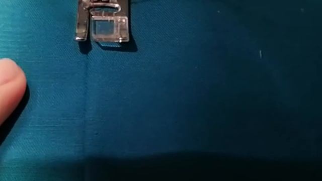 Ровная строчка по краю. Учимся шить. смотреть онлайн