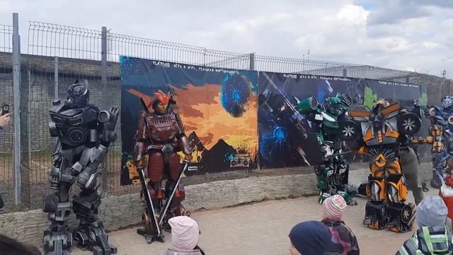 Шоу Трансформеров на Зооферме Шихово смотреть онлайн