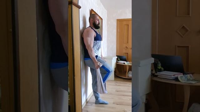 лучшее упражнение для тренировок дома "Бицепс с полотенцем" смотреть онлайн