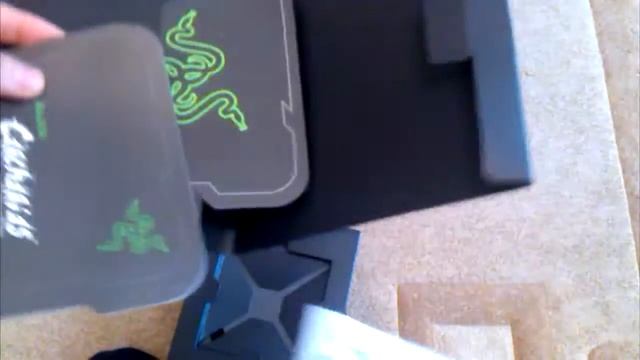 [Unboxing] Razer Carcharias.