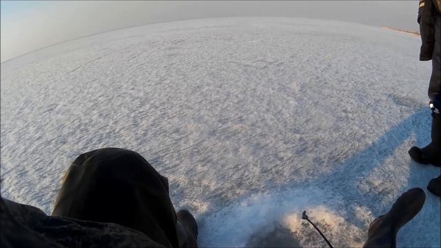 Рыбалка на плотву. КРУПНАЯ ПЛОТВА ПО ПОСЛЕДНЕМУ ЛЬДУ. смотреть онлайн