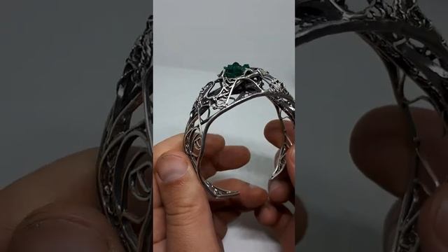 Красивенький браслет с диоптазом смотреть онлайн