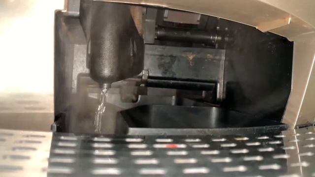 Nivona NICR620 Wasser läuft durch Entspannungsgehäuse смотреть онлайн