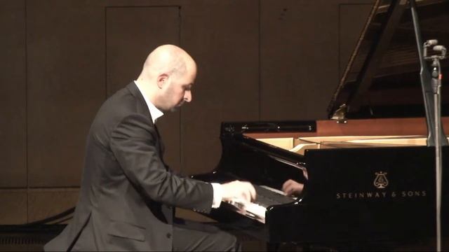 Karolos Zouganelis plays "Wedding march" Variations by Mendelssohn/Liszt/Horowitz смотреть онлайн