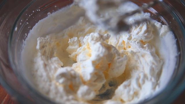 3-INGREDIENT MANGO ICE CREAM RECIPE || No Blender, No Egg || Less Condensed Milk || 芒果冰淇淋 смотреть онлайн