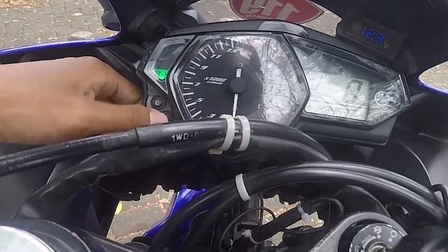 Bahas Ergonomi dan Posisi Penumpang di Yamaha YZF R25 Old 2015 смотреть онлайн