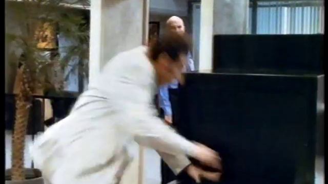 Network Vodafone Oh Yeah - with Michael Richards (aka Krama) (Australian ad, 1995) смотреть онлайн