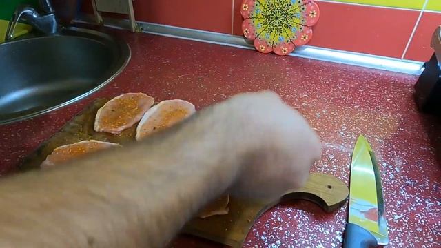 Вкусные свинные стейки на гриле. Шеф на кухне. смотреть онлайн