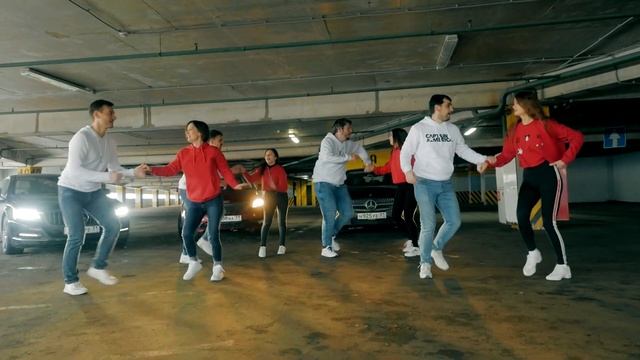 Bailando Salsa Cubana en el estacionamiento. Школа танцев Dance Life, Сальса в Белгороде смотреть онлайн
