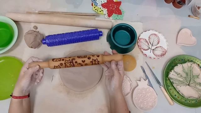 Мастер-класс/Гончарная мастерская/Знакомство с техниками работы/Ручная лепка/Тарелочка смотреть онлайн