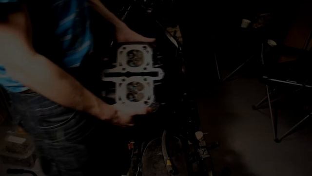 Полная переборка Kawasaki GPZ500S Часть 7 (последняя): Замена прокладки головки блока цилондров смотреть онлайн
