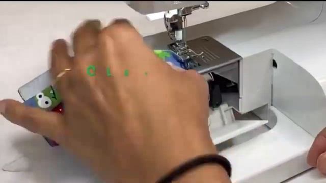 How to Stop fabric being eaten by the Sewing Machine - Sewing Stretch - #sewwithabi смотреть онлайн