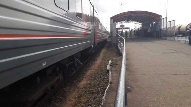 "Три тройки"! Электровоз ЭП2К-333 с фирменным поездом 34 "Москва-Сыктывкар" смотреть онлайн