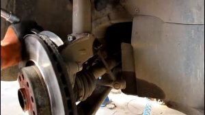 Замена передних стоек на Volkswagen Passat B6 Фольксваген Пассат Б6 2,0 2007 года 1часть