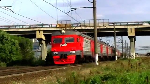 Электропоезд ЭР2т-7205 смотреть онлайн
