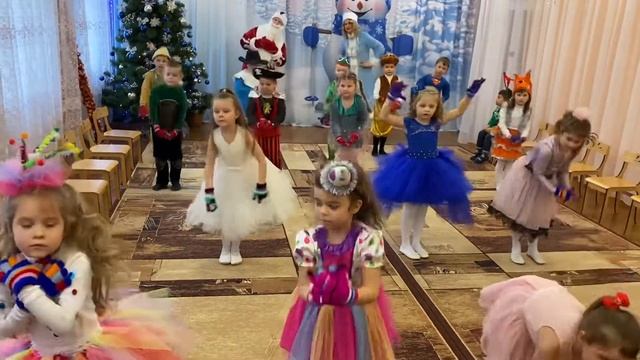 Танец на Новый год «Рукавички» смотреть онлайн