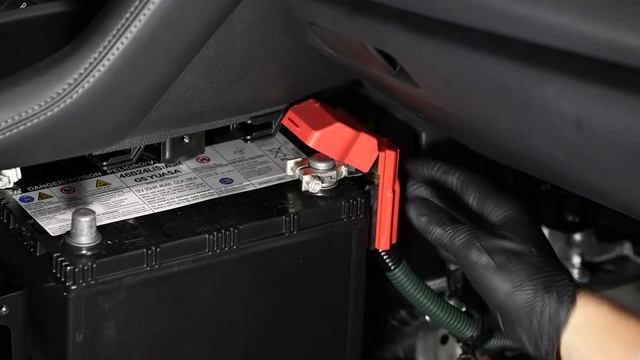 Honda Insight (2019-present) - New 12-Volt Battery Install смотреть онлайн