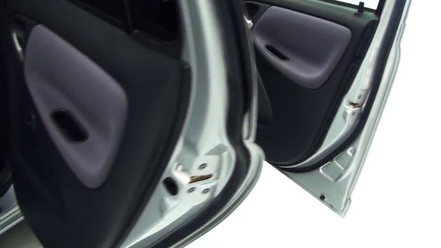 Toyota Vitz UL Package 2004 68kms 1 3L смотреть онлайн