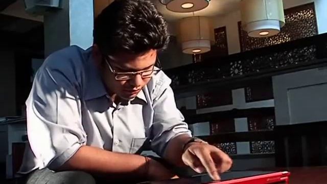 Gadget Guru: HP Pavilion X360 and Lenovo Flex 10 Hybrid laptops смотреть онлайн