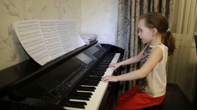 ЛИСТЬЯ ЖЕЛТЫЕ... Дети поют. Виктория Викторовна 6 лет.