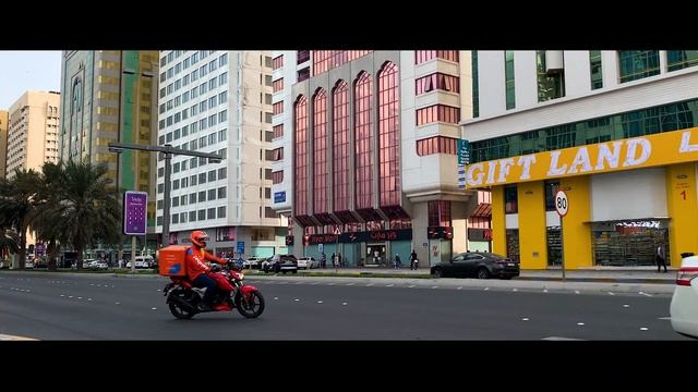 Walking in Abu Dhabi 2021 | Hamdan Street [4K] смотреть онлайн