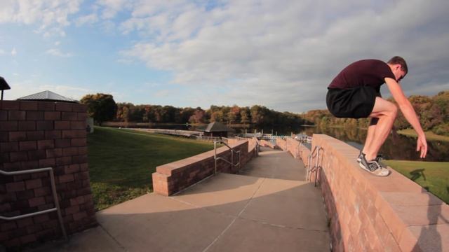 Kong/Monkey Vault TUTORIAL (Beginner Parkour) смотреть онлайн