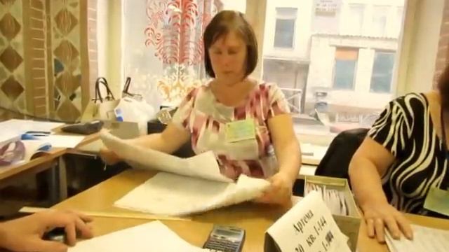 "Он же может упасть. Я предупредил..." Базулько ударил локтем по фотоаппарату смотреть онлайн