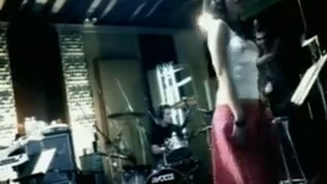 Ashlee simpson pieces of me music video смотреть онлайн