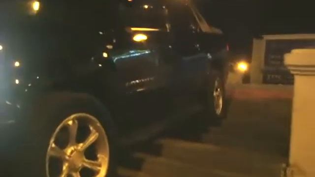 Внедорожник Chevrolet преодолевает лестницу Renaissance - Часть смотреть онлайн