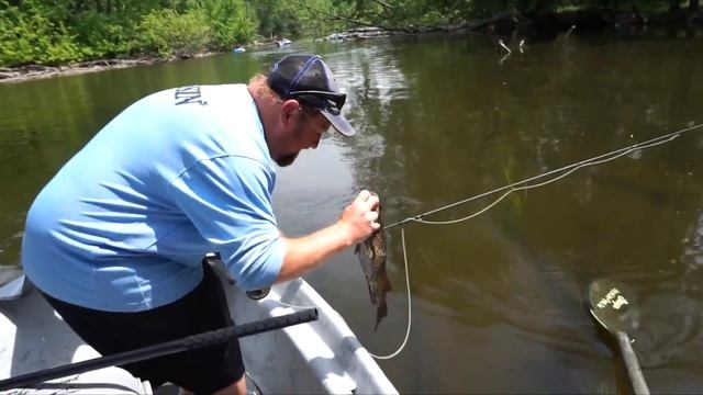 FLAIR GOES FLY FISHING FOR BASS?!?! - VLOG смотреть онлайн