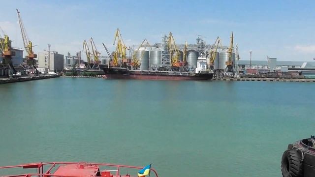 Одесса. МОРСКОЙ ВОКЗАЛ. (Часть 1) Прогулочный КАТАМАРАН ХАДЖИБЕЙ смотреть онлайн