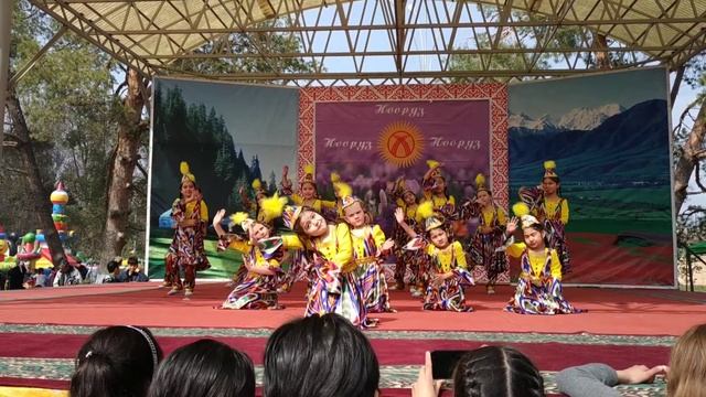 Группа Санам выступали на праздник Нооуруз смотреть онлайн