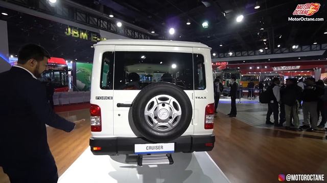 Force Cruiser - 13 seater SUV | Auto Expo 2020 | Hindi | Motoroctane смотреть онлайн