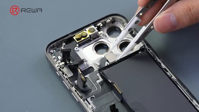 iPhone 15 Pro Max Teardown смотреть онлайн