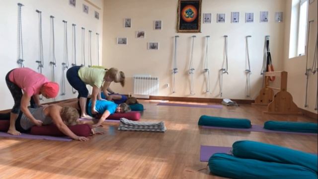 Class Yoga in English смотреть онлайн
